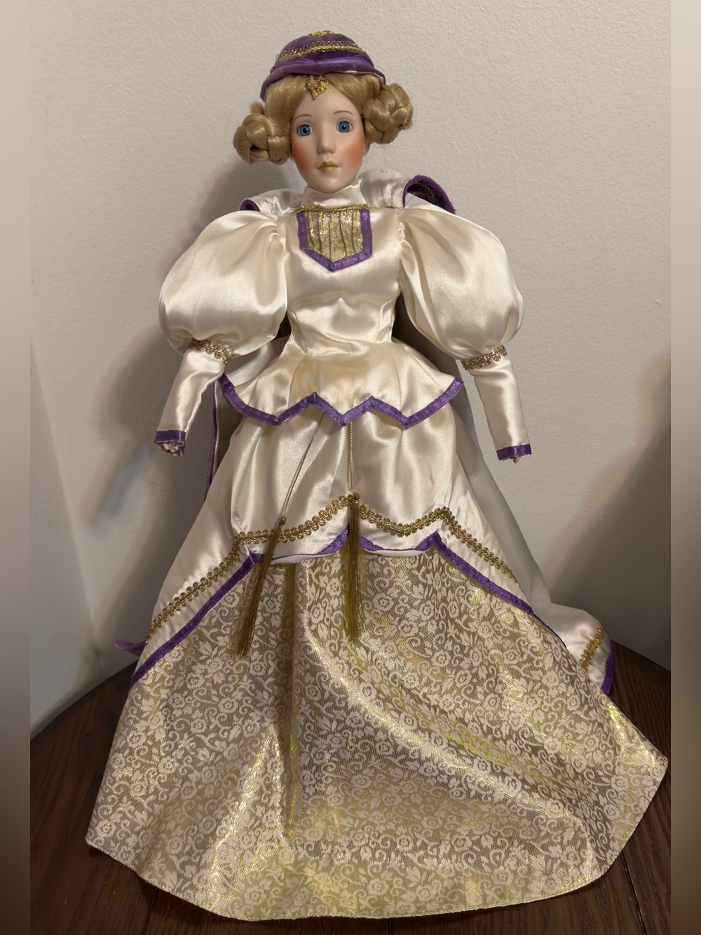 Vintage 20in Doll Gorham GUINEVERE LH3 Legendary Heroines Collection.